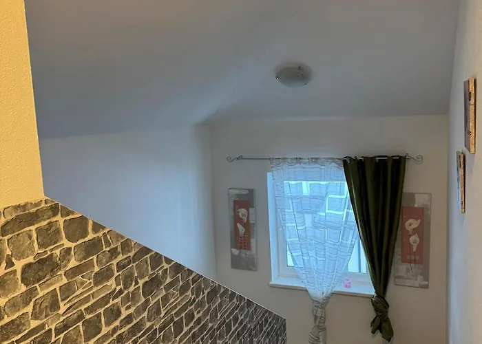 豪斯森那酒店 埃本因蓬高